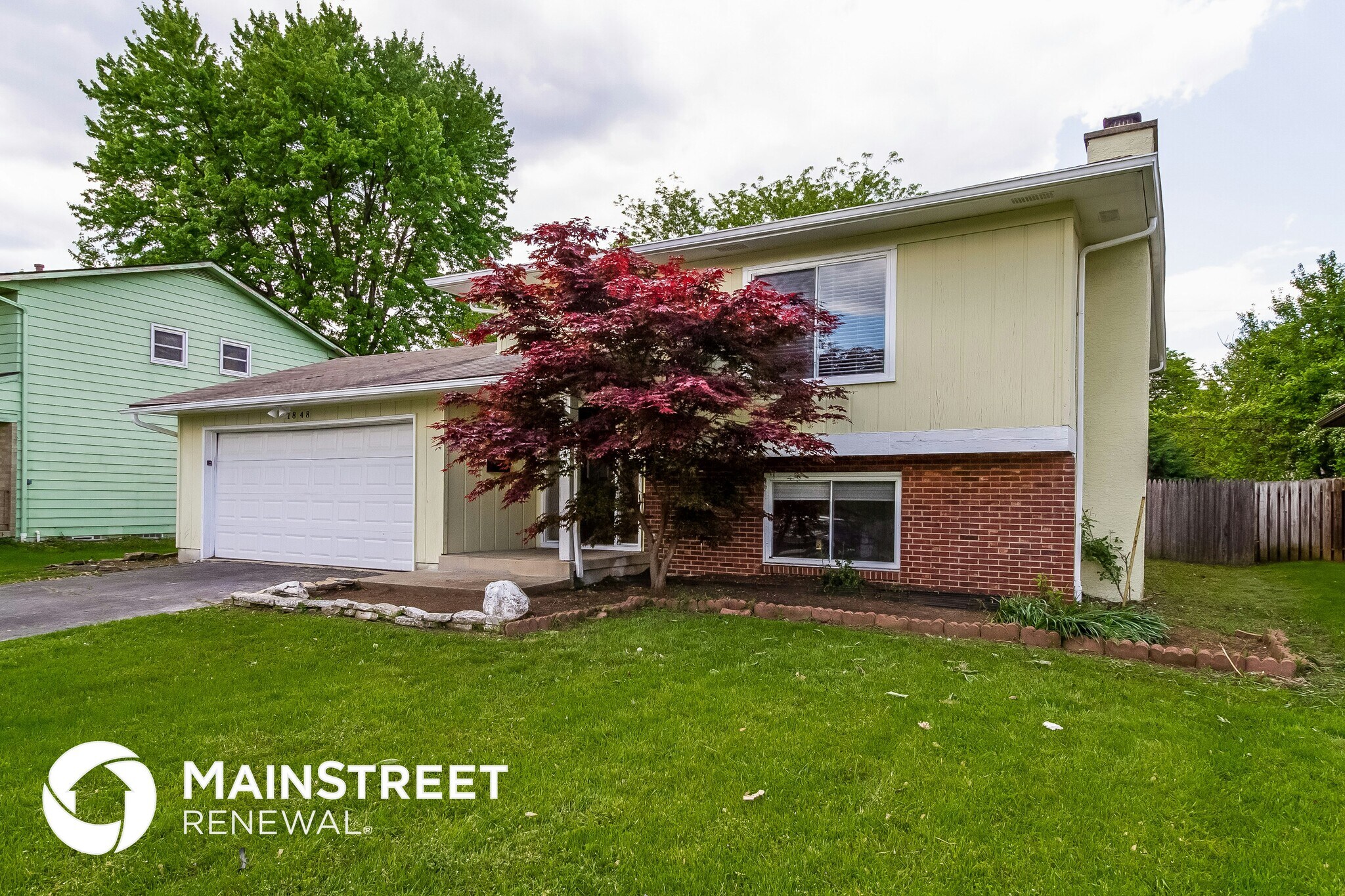 Building Photo - 1848 Tamarack Cir N