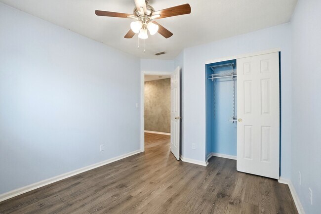 Building Photo - 9083 Marquis Dr