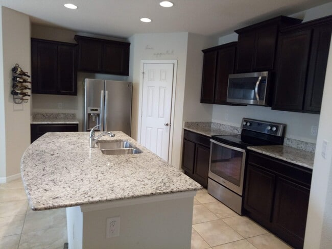 Building Photo - 4755 Chatterton Way