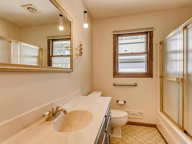 Building Photo - 5417 Emerson Ave S