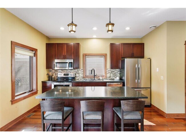 Building Photo - 2313 Cole Ave SE