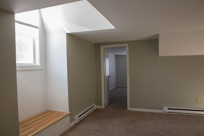 Building Photo - 180 N Main St