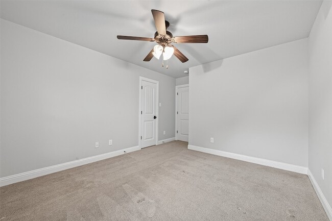 Building Photo - 4727 Lake Village Dr