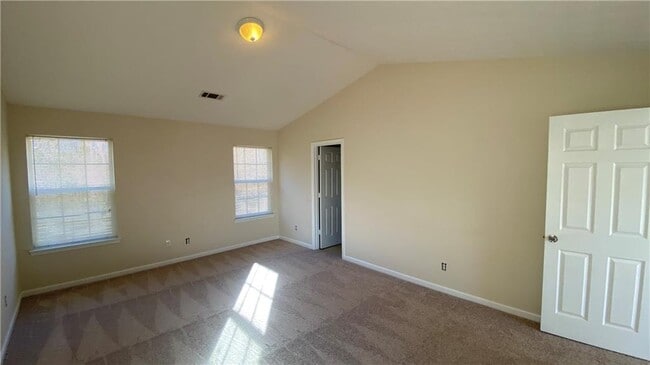 Building Photo - 986 Hawthorn Ln