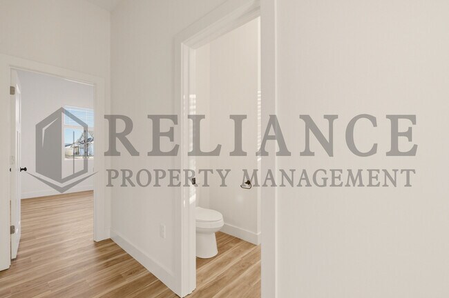 Building Photo - 601 Elmwood St