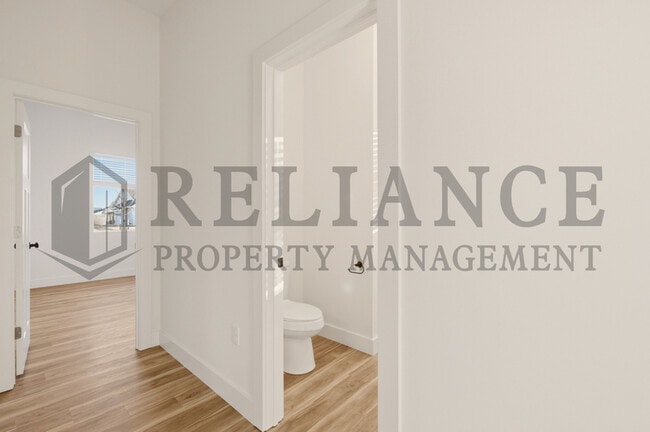 Building Photo - 737 Elmwood St