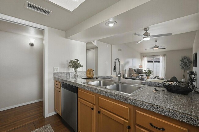 Building Photo - 3039 N 38th St