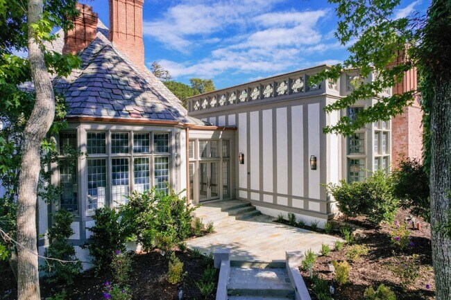 Building Photo - 85 Fagan Dr