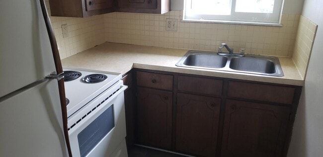 Building Photo - 306 E Johnson St