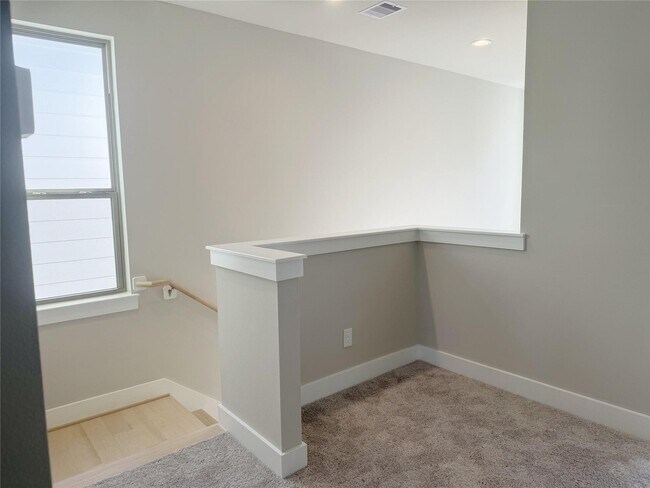 Building Photo - 540 Janisch Rd