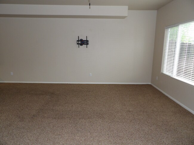 Building Photo - 802 Red Thistle View