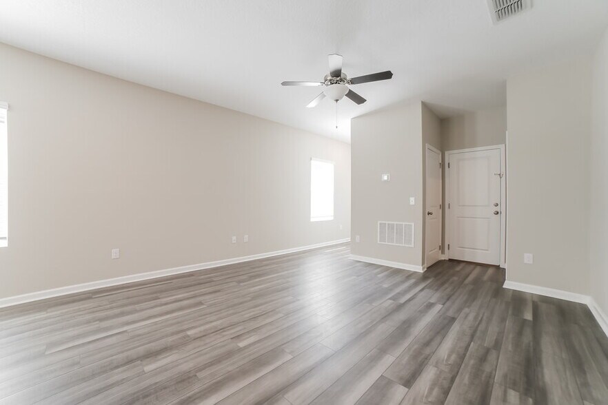 Building Photo - 2096 Harris Hawk Ave