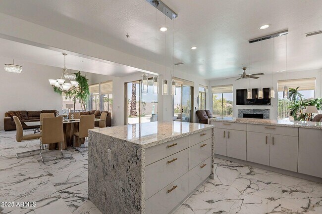 Building Photo - 11525 E Desert Willow Dr