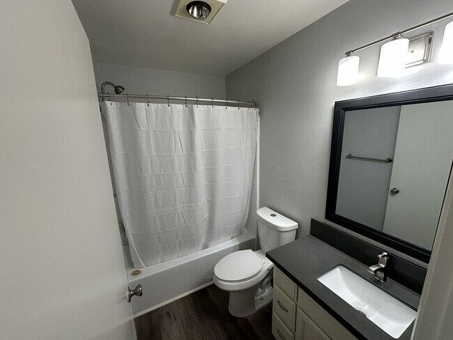 Building Photo - 9900 Jordan Ave