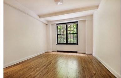 Building Photo - 435 W 23rd St