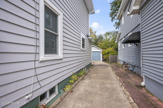 Building Photo - 50 Waverly Pl