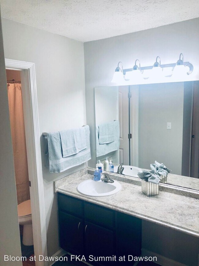 Building Photo - 1400 Chase Ln