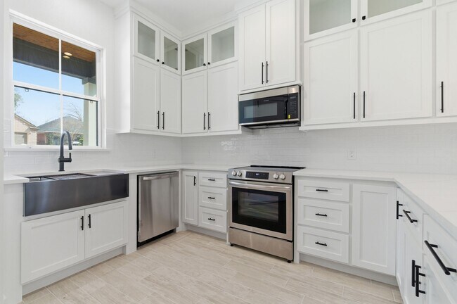 Building Photo - 3515 Country Club Blvd