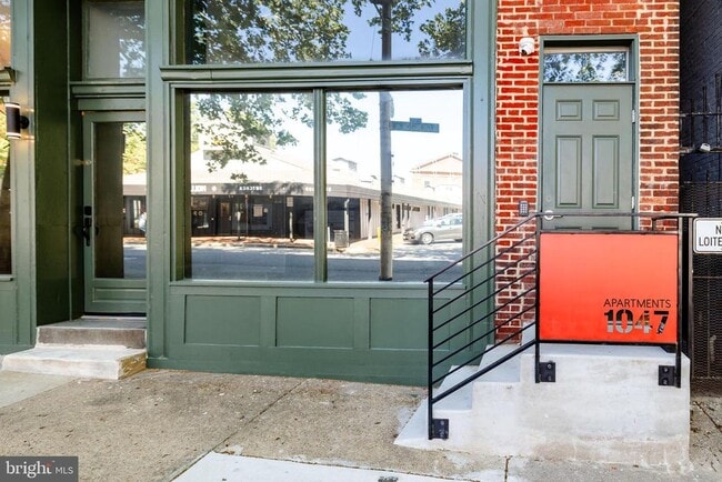 Building Photo - 1047 Hollins St