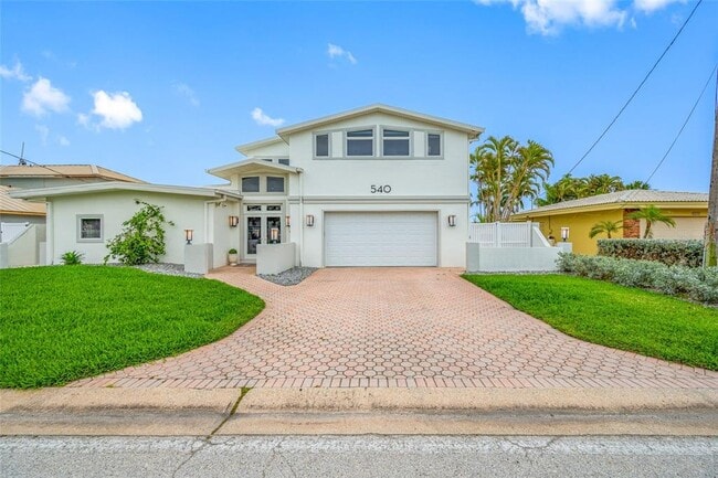 Building Photo - 540 59th Ave