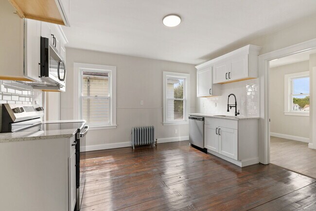 Building Photo - 279 Linwood St