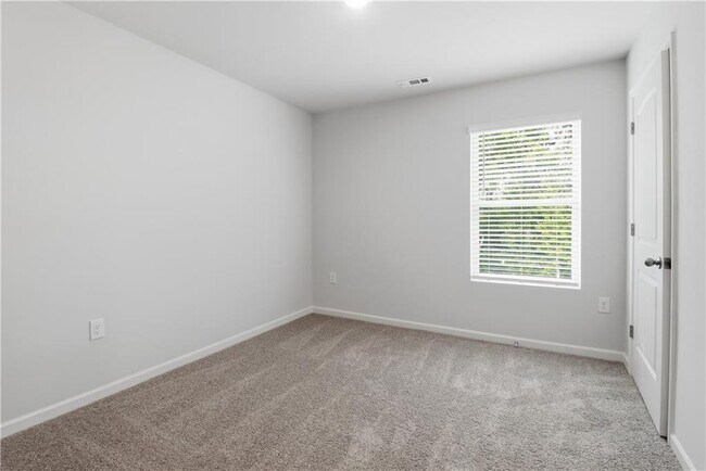 Building Photo - 56 Berryville Dr