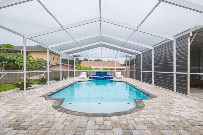 Building Photo - 5816 Little River Dr