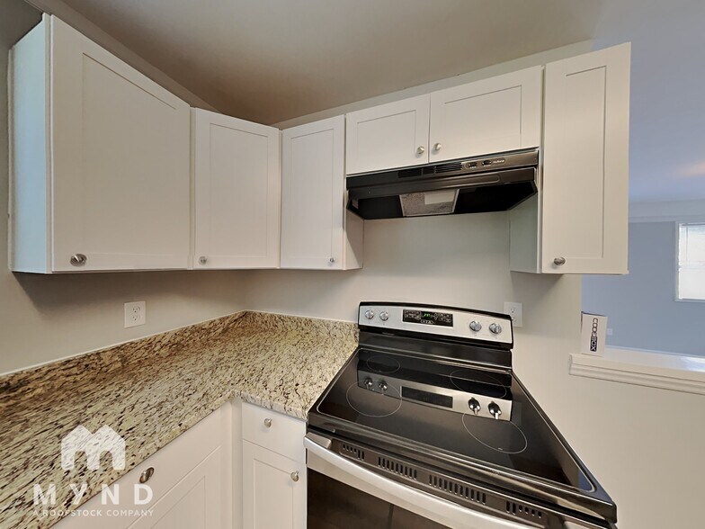 Building Photo - 3026 Bellaire Dr