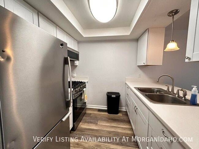 Building Photo - 6820 W Irving Ln