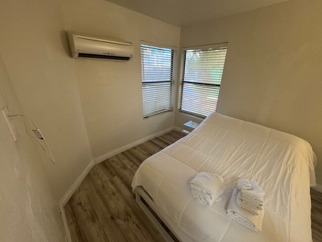 Building Photo - Fully Furnished Ground-Floor Condo with Pool Access!