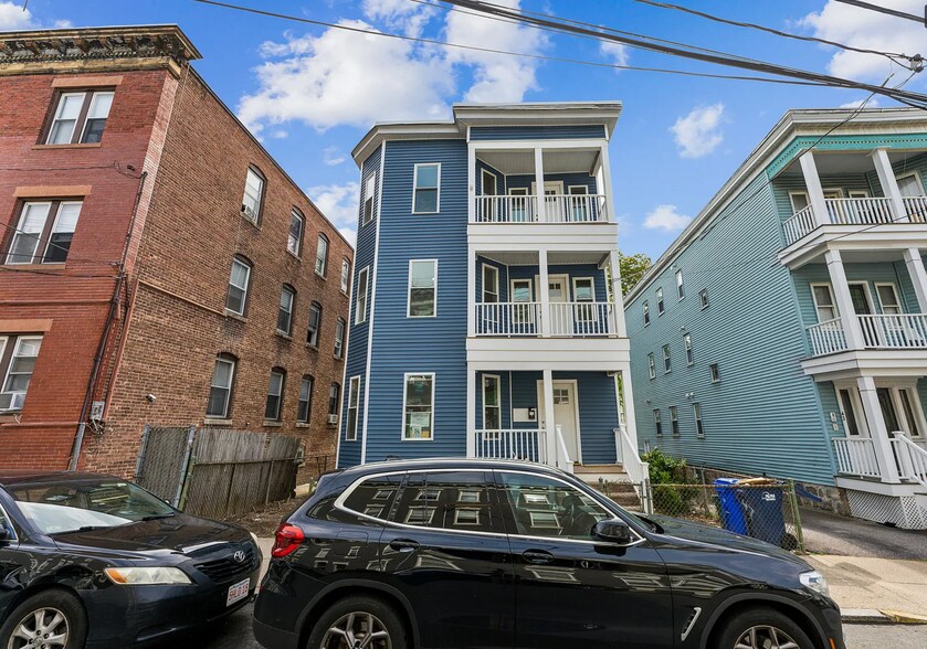 Building Photo - 47 Brackett St