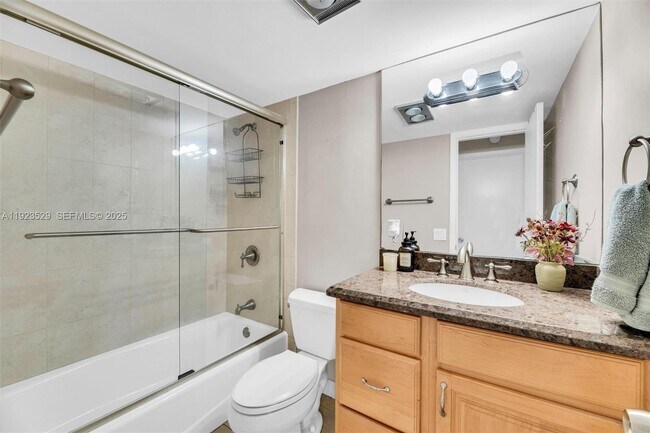 Building Photo - 1900 NE 8th Ct