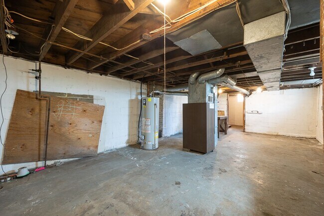 Building Photo - Trail St 223-225 W