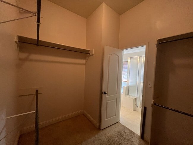 Building Photo - 1050 Azalea Garden Dr