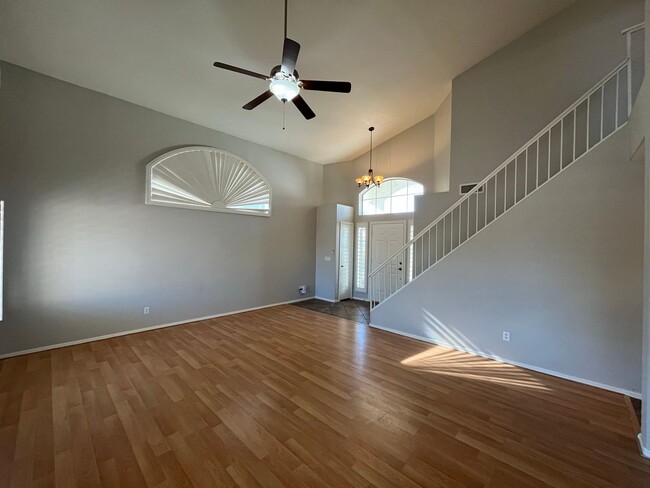 Building Photo - 3 Bedroom Home in the Clemente Ranch Commu...