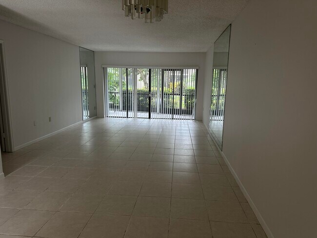 Building Photo - 3605 S Ocean Blvd