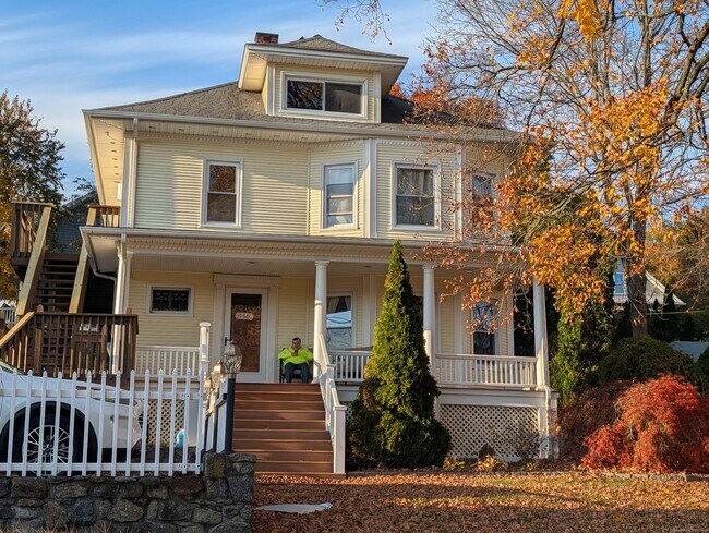 Primary Photo - 446 New Haven Ave