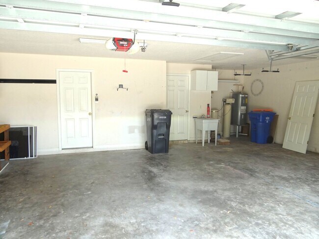 Building Photo - 11112 Wildcat Dr