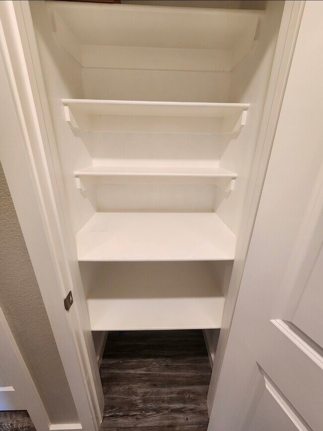 Building Photo - 3 bed 2 bath home in Lone Star Trails! 2 car garage