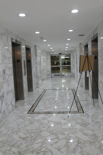 Building Photo - 7135 Collins Ave