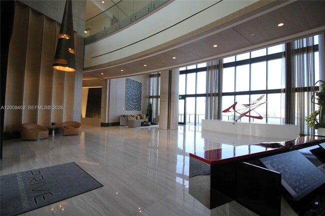 Building Photo - 5000 Island Estates Dr