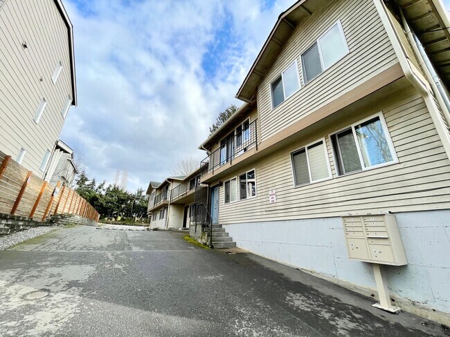 Building Photo - 2301