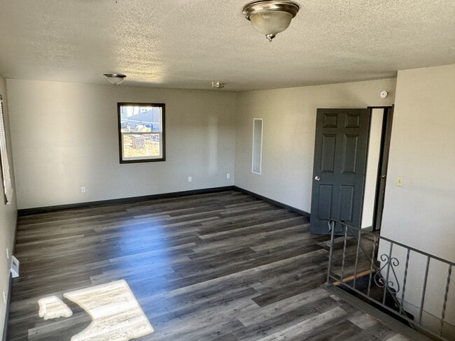 Building Photo - 1225 13th St SE