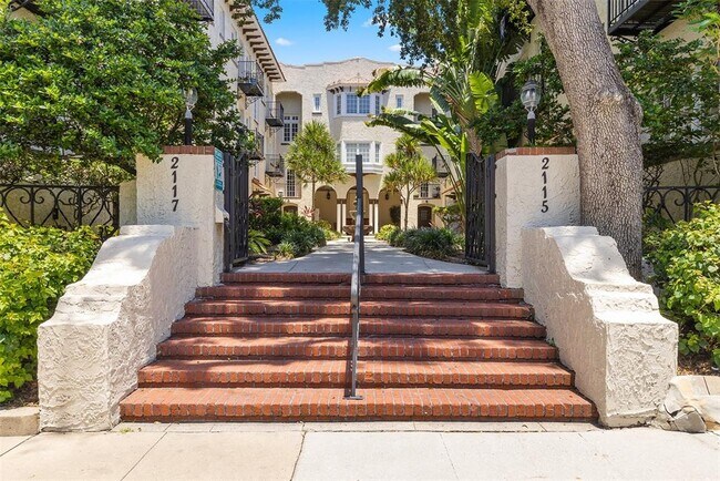 Primary Photo - 2117 W Dekle Ave