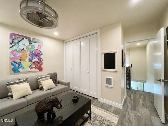Building Photo - 343 E Surfside Dr