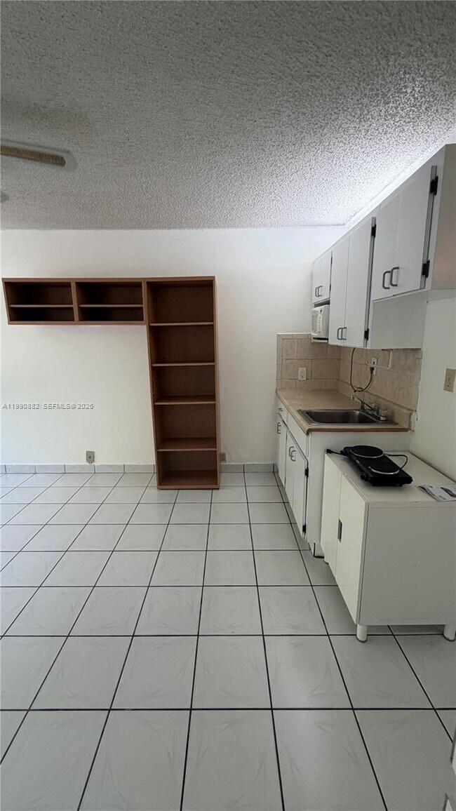 Building Photo - 6484 Indian Creek Dr