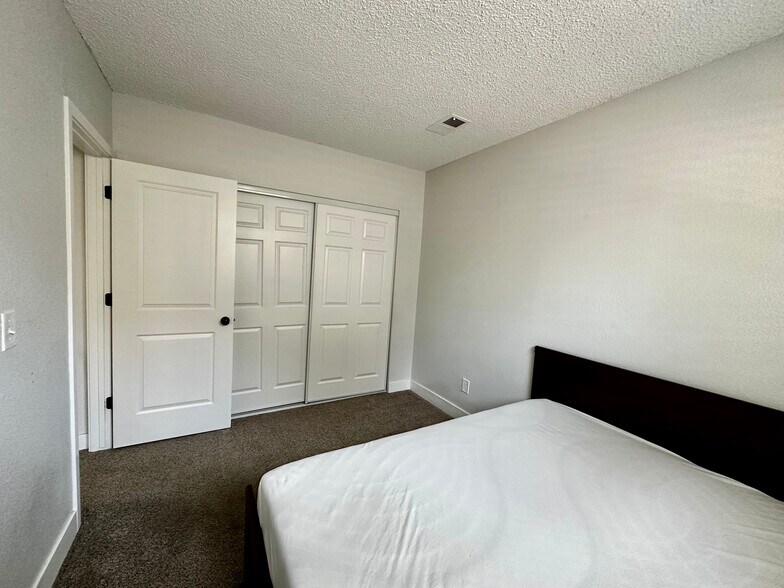 Building Photo - 11517 Wray Ct