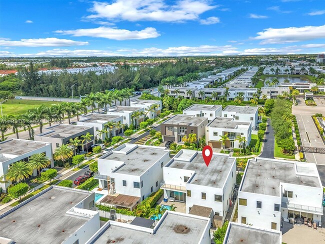 Building Photo - 7457 NW 101 Ave