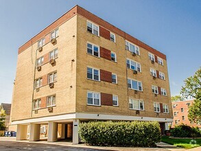 Building Photo - Fully Updated 2 Bed, 2 Bath Residence