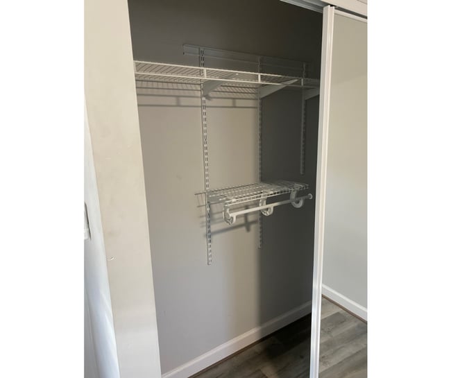 Building Photo - 438 R Main St